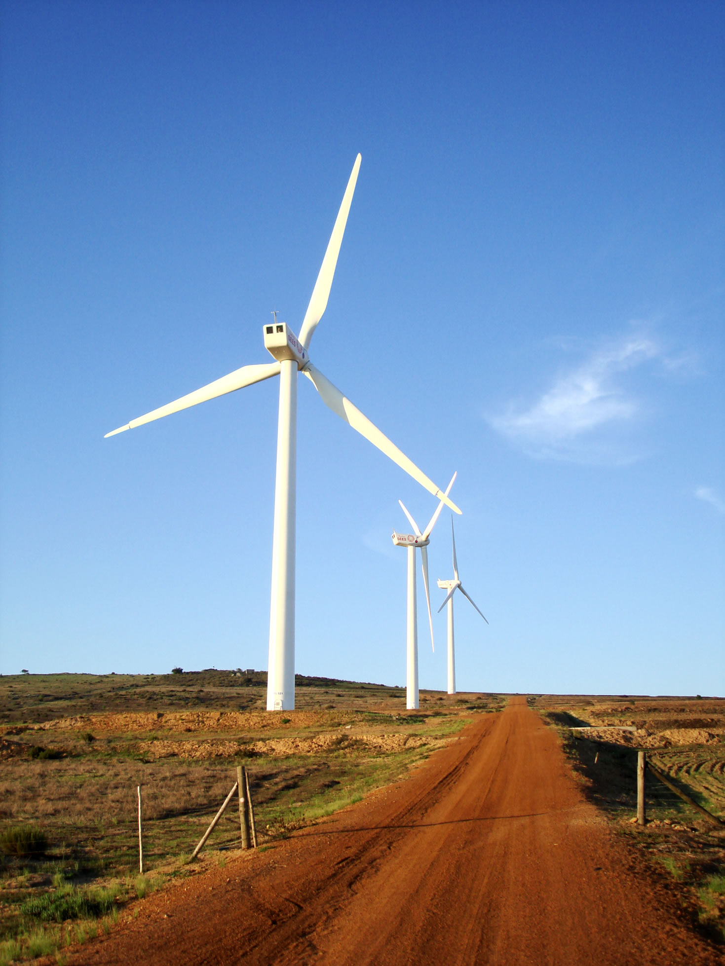 GREEN ENERGY: A newly commissioned wind turbine for electricity generation in Mauritania. The Subregional Office for North Africa is supporting preparation of the country’s voluntary national report, which will be submitted by the Mauritanian Government to the High-level Political Forum on Sustainable Development in 2019. Photo Courtesy